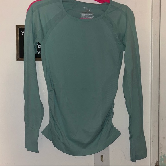 Msrp 45$ size small. Giam. With tags. Active. Top. Long sleeve. Light green. - Picture 1 of 4